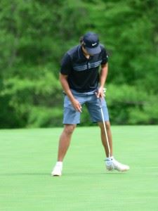 Erich Egui is among four players tied for the lead in the third flight of the Cider Ridge Invitational. (Photo by B.J. Franklin)