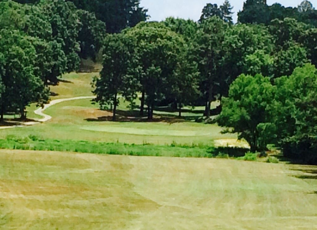 This is the approach shot that awaits players at the par-5 13th at Indian Oaks.