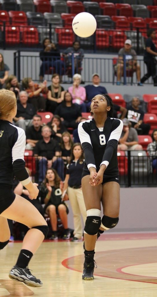 Oxford junior Nyia Archie was named County Tournament MVP after delivering clutch points down the stretch in the Yellow Jackets' title-match victory over Pleasant Valley. (Photo by Kristen Stringer/Krisp Pics Photography)