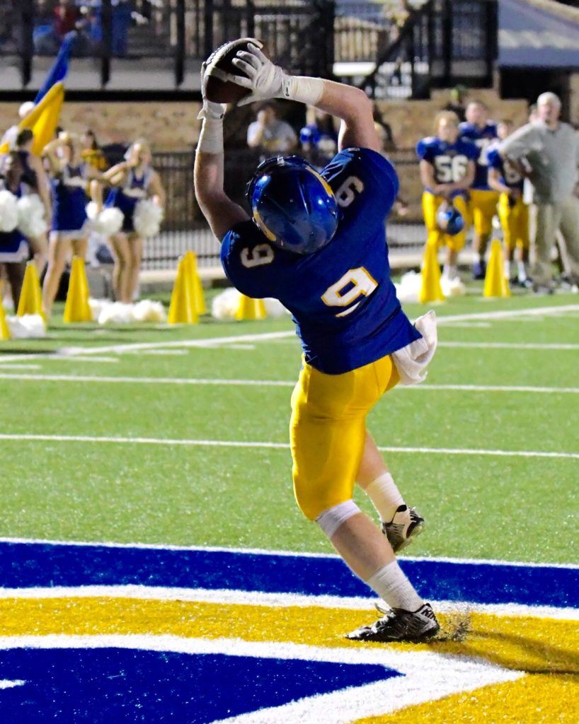 Piedmont's Tyler Bobbitt snares a two-point conversion in the second quarter of the Bulldogs' game with Leeds. (Photos by B.J. Franklin/GungHo Photos) 