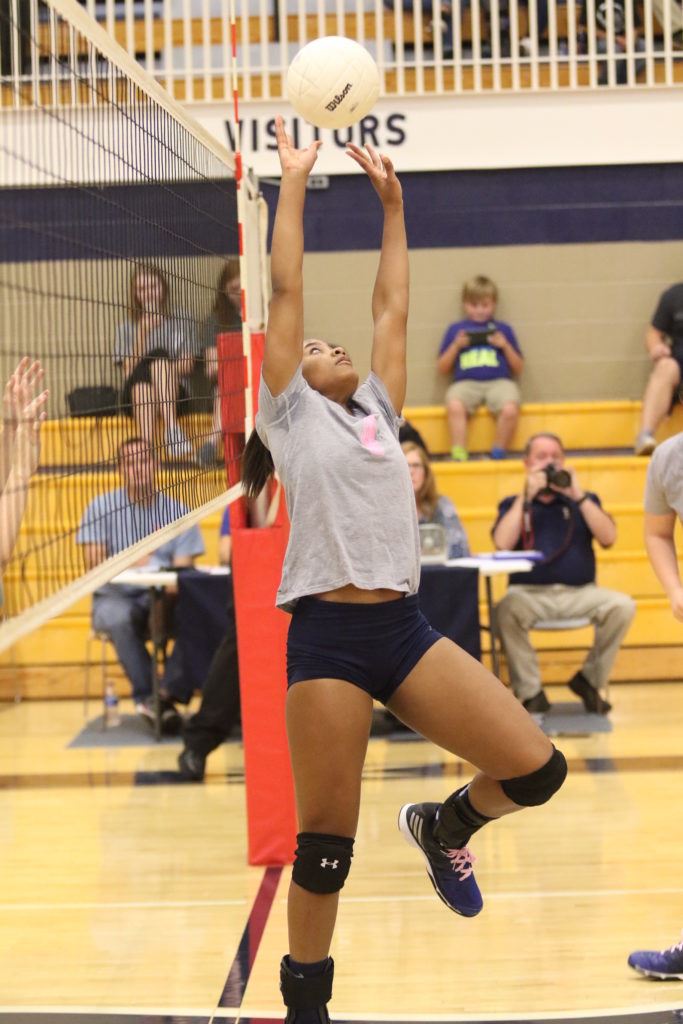 Tatiyana Thomas sets up a teammate during a match earlier this month. (Photo by Kristen Stringer/Krisp Pics Photography)