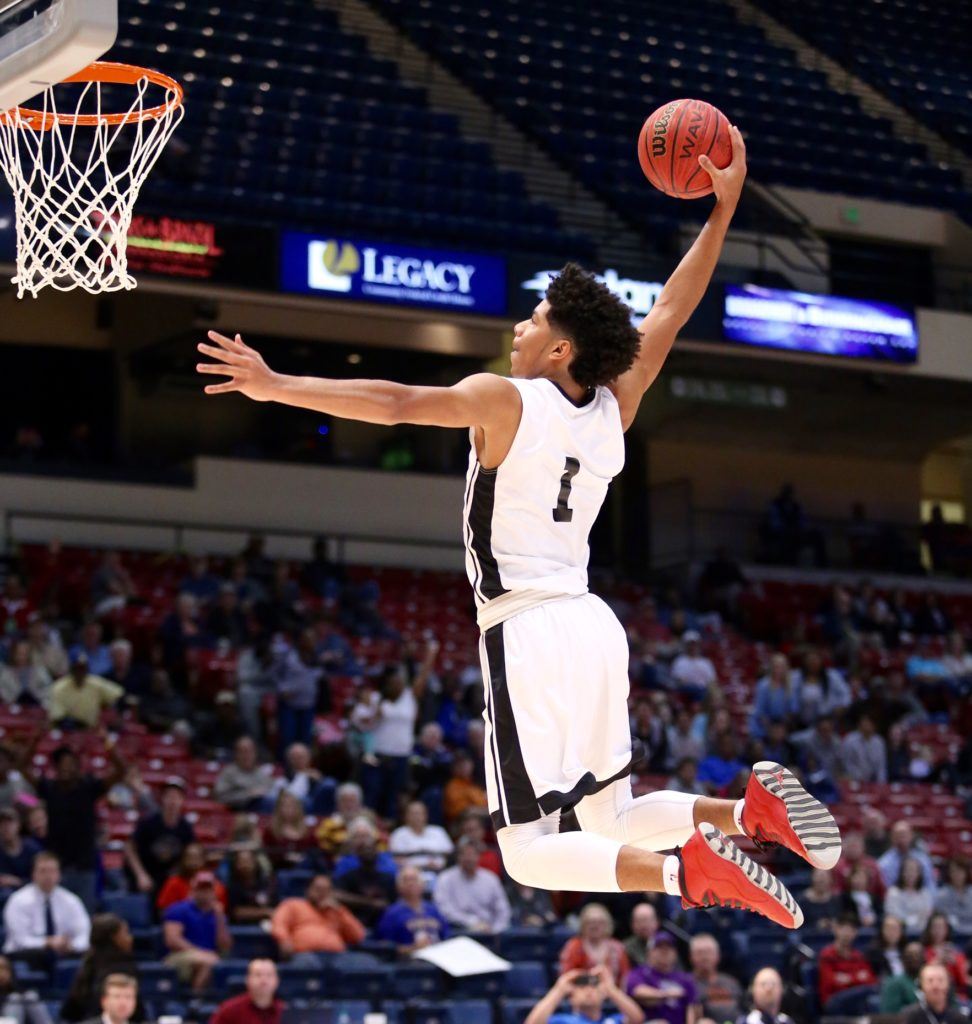 Diante Wood and Sacred Heart will be seeking a third straight Class 1A state title this winter. (Photo by Kristen Stringer/Krisp Pics Photography)