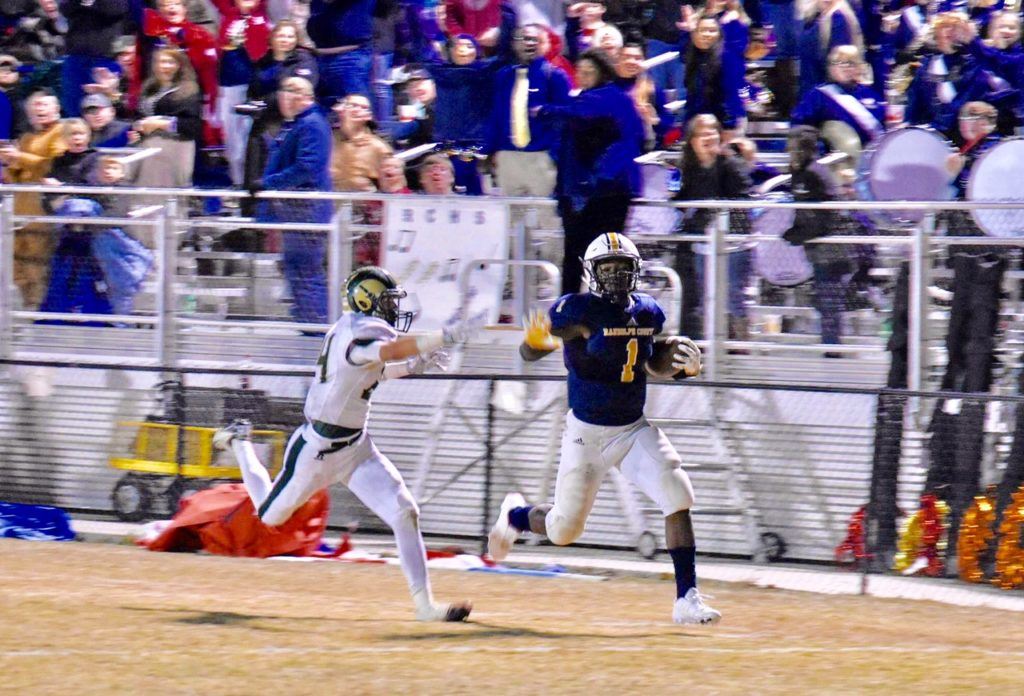 Randolph County's Trent Lane streaks down the sideline for one of his three touchdowns against Sylvania. (Photo by Jeremy Wortham/TigerDen Photography)