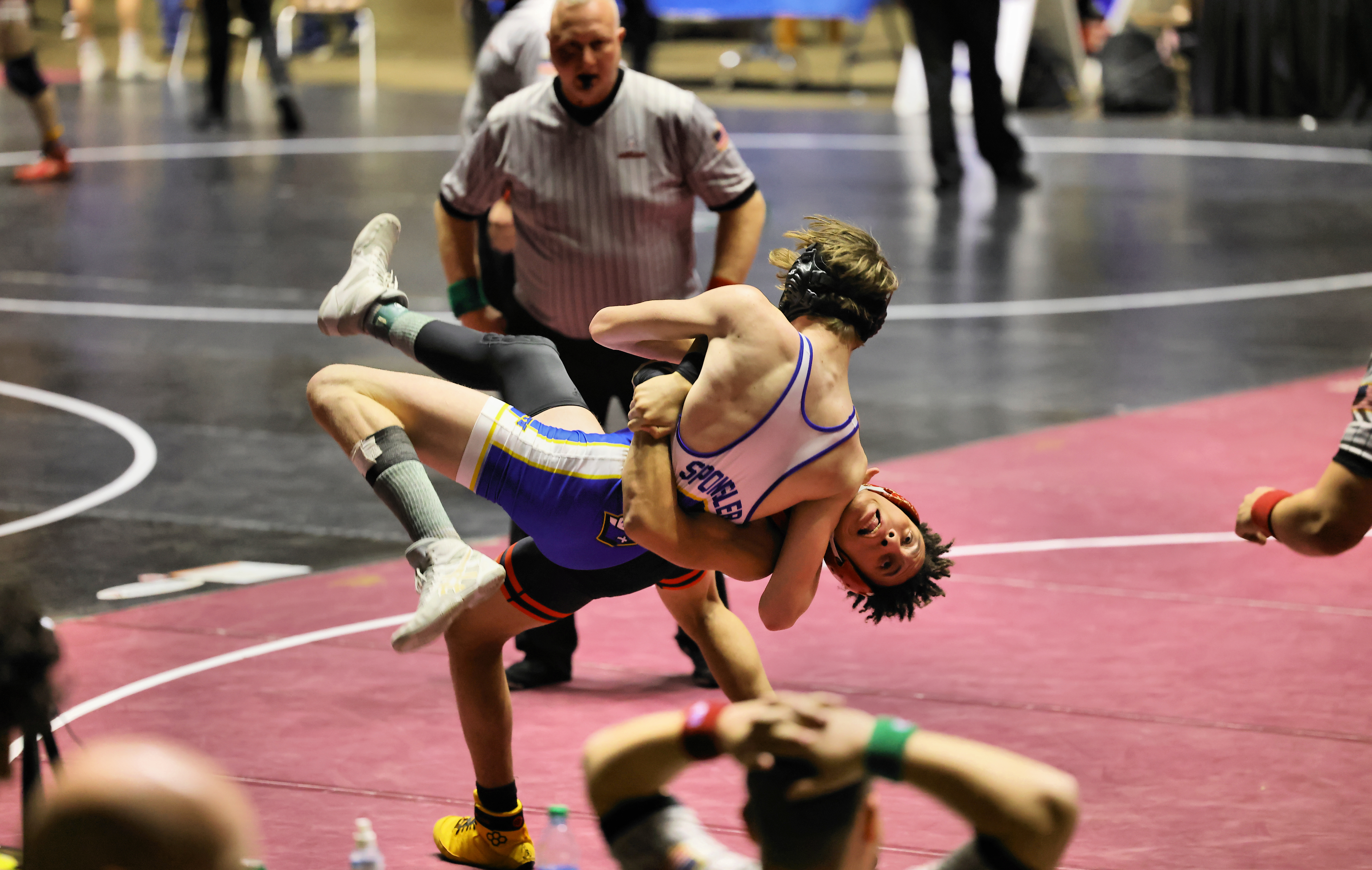 Weaver’s J.D. Johannson takes down Shawn Sponsler of Montgomery Catholic on the way to his pin at 160. (Photo by Jimmy Smith).